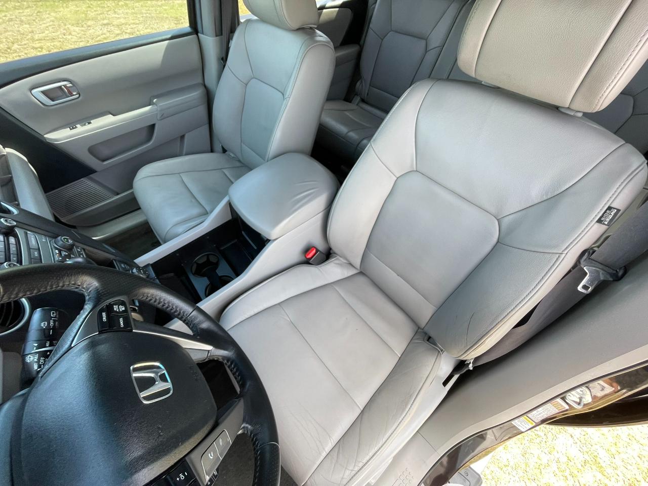 Honda Pilot EX-L 2WD 5-Spd AT with Navigation 2012