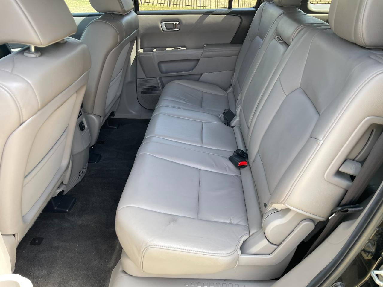 Honda Pilot EX-L 2WD 5-Spd AT with Navigation 2012