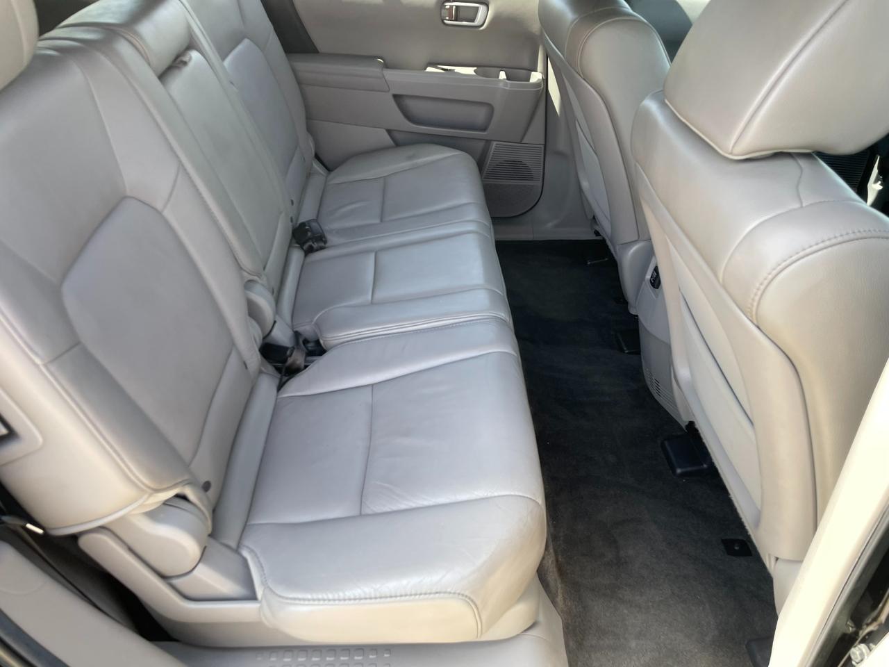 Honda Pilot EX-L 2WD 5-Spd AT with Navigation 2012