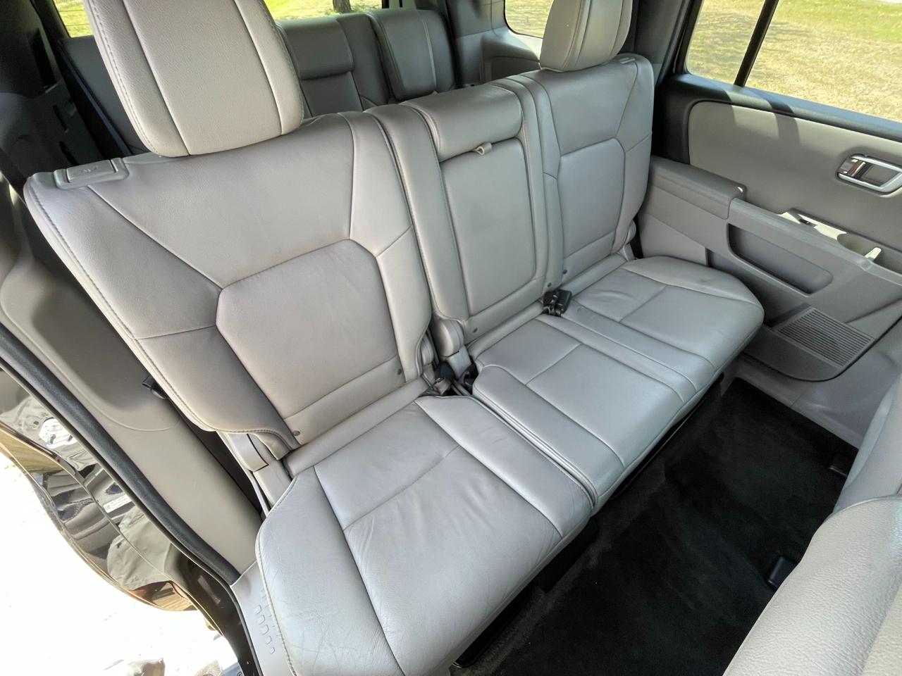 Honda Pilot EX-L 2WD 5-Spd AT with Navigation 2012