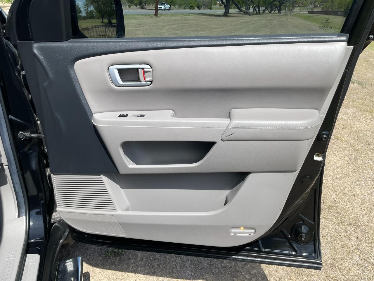 Honda Pilot EX-L 2WD 5-Spd AT with Navigation 2012