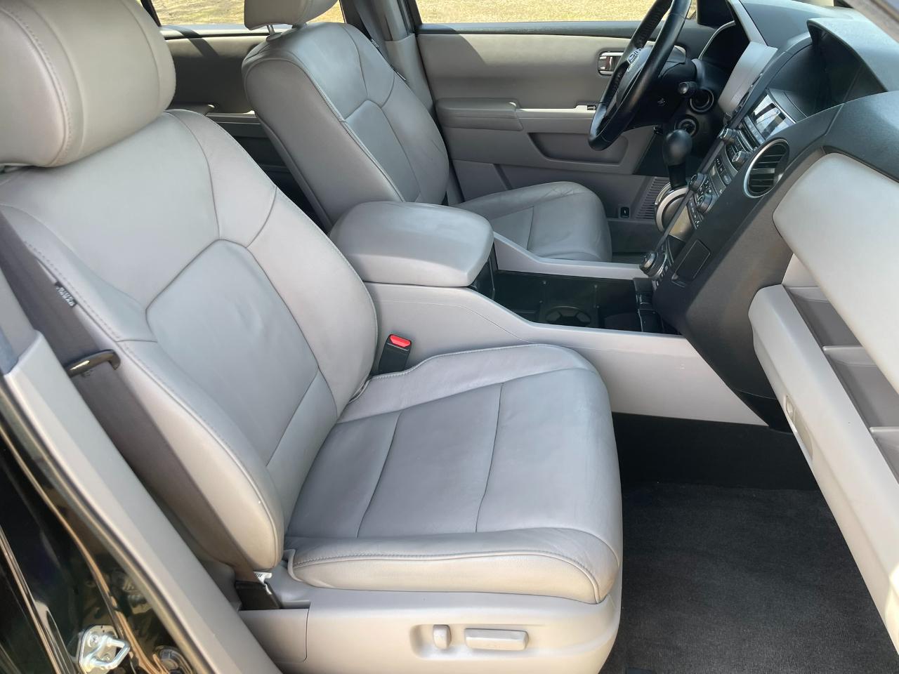 Honda Pilot EX-L 2WD 5-Spd AT with Navigation 2012