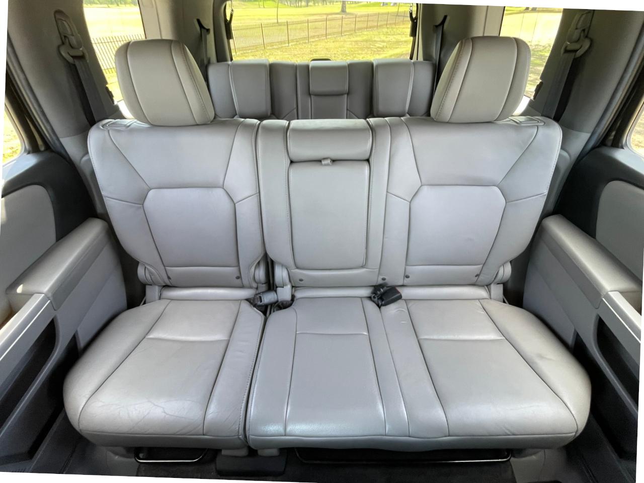 Honda Pilot EX-L 2WD 5-Spd AT with Navigation 2012