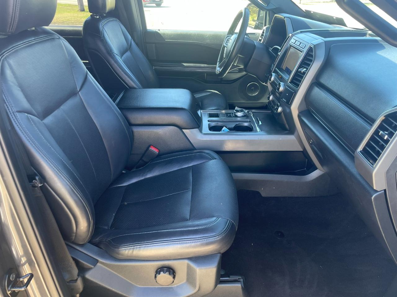 Ford Expedition XLT 2020