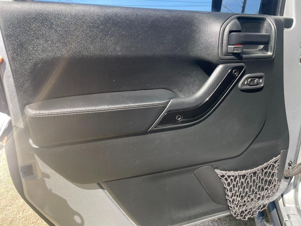 Jeep Wrangler Unlimited Sahara 4WD 2017