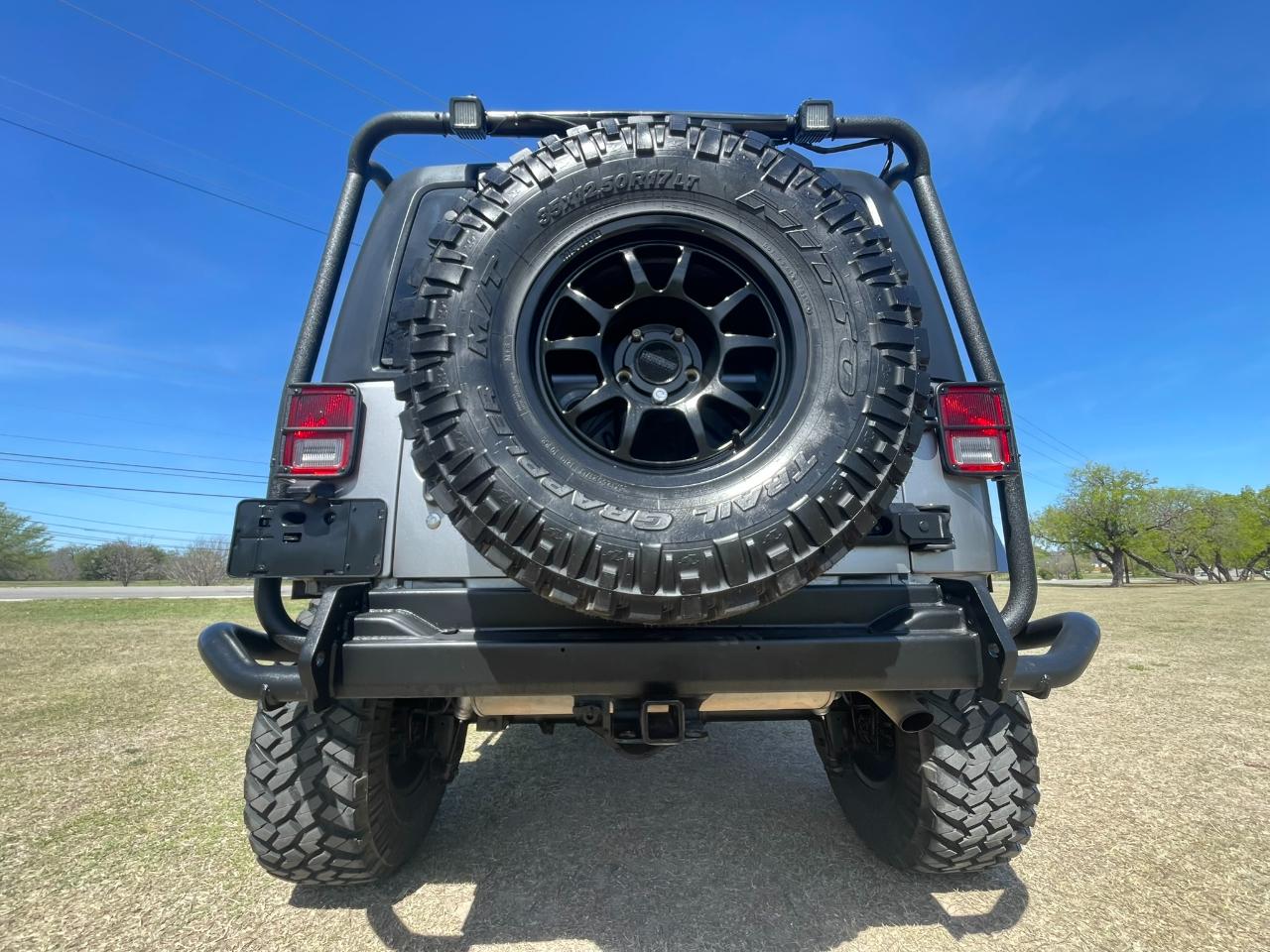 Jeep Wrangler Unlimited Sahara 4WD 2017