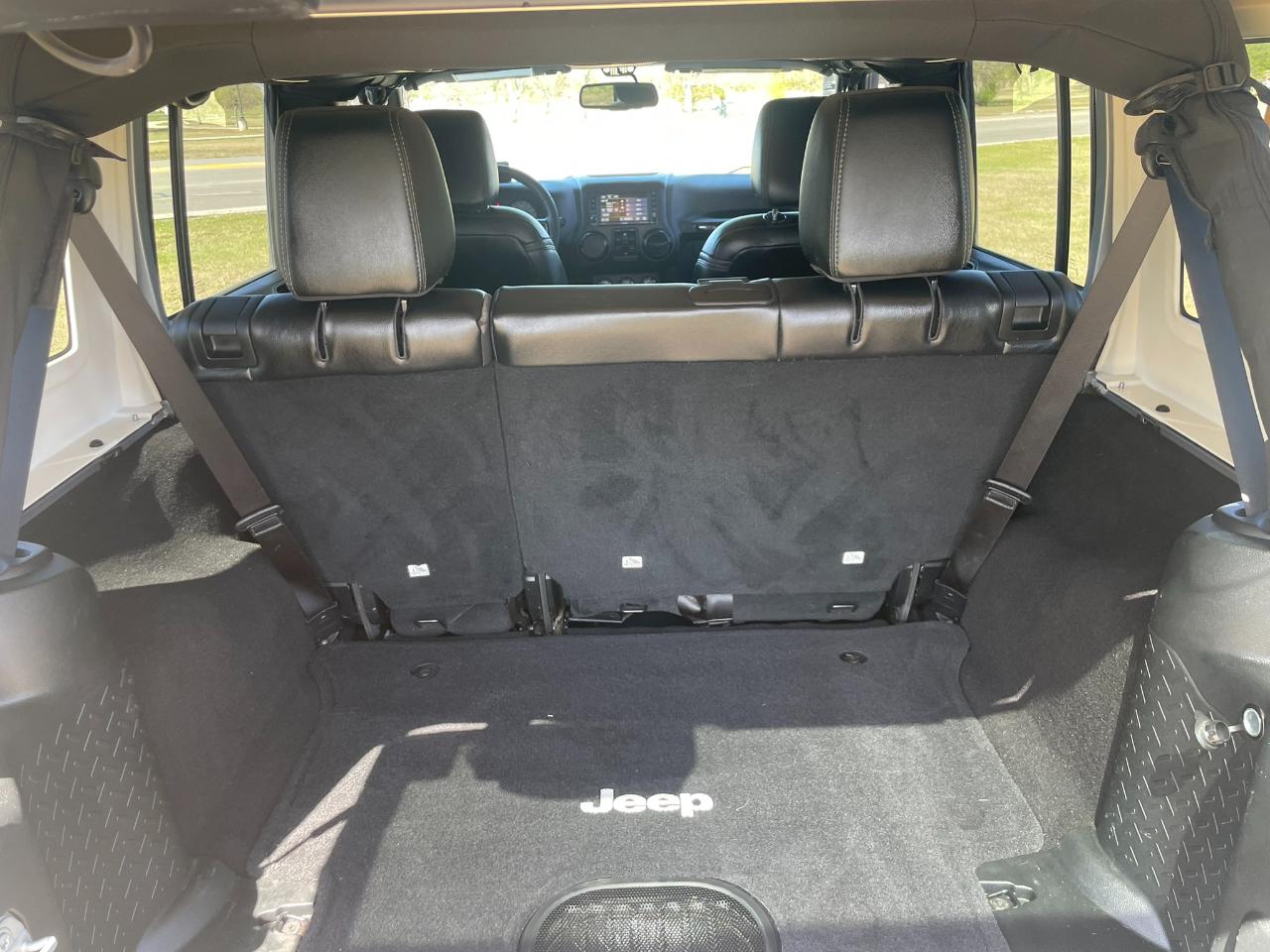 Jeep Wrangler Unlimited Sahara 4WD 2017