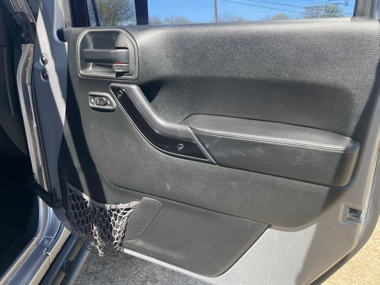 Jeep Wrangler Unlimited Sahara 4WD 2017