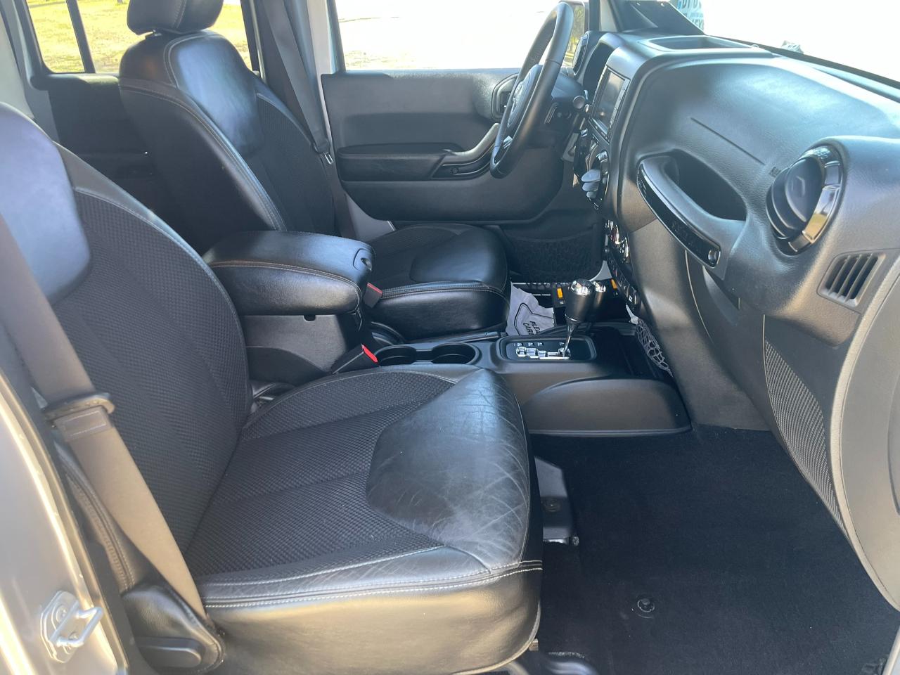 Jeep Wrangler Unlimited Sahara 4WD 2017