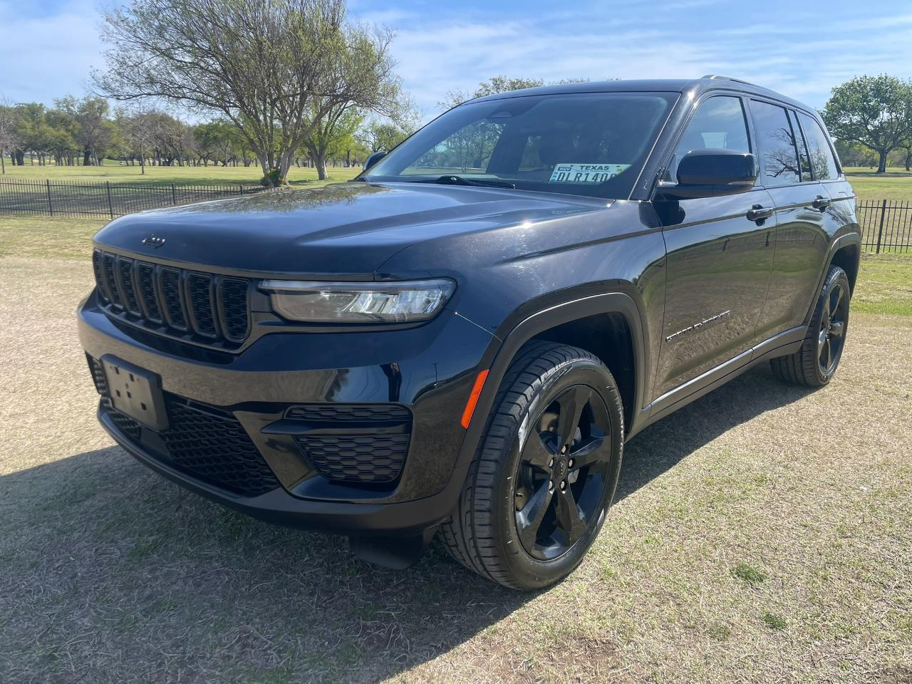 Jeep Grand Cherokee Laredo 4WD 2023