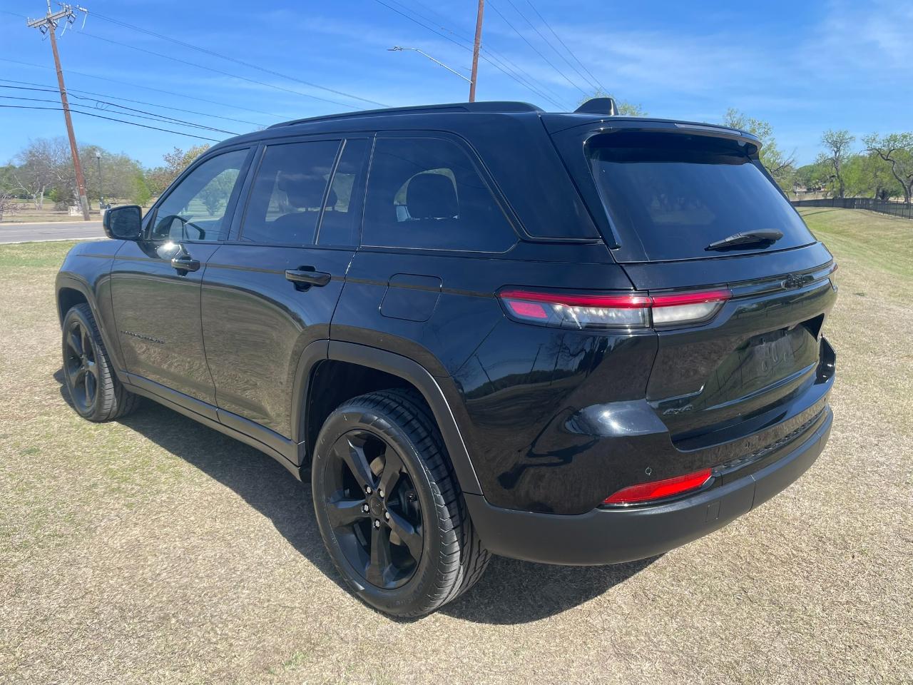 Jeep Grand Cherokee Laredo 4WD 2023