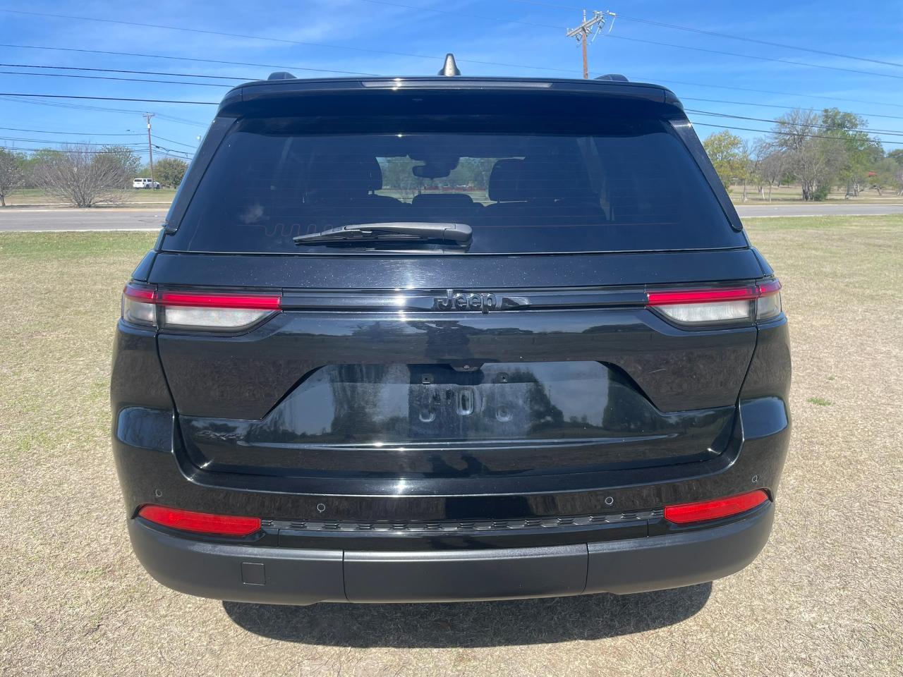 Jeep Grand Cherokee Laredo 4WD 2023