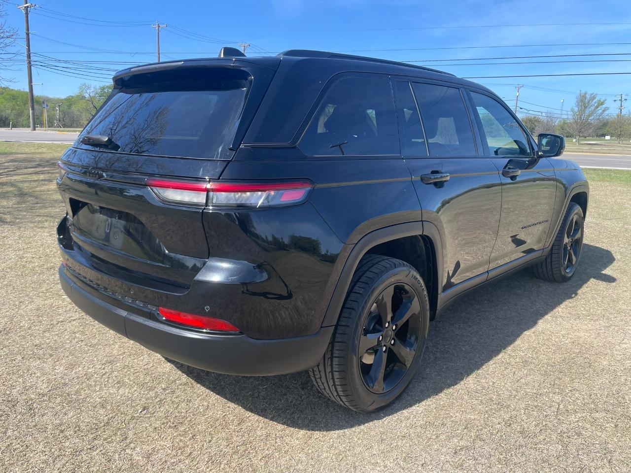 Jeep Grand Cherokee Laredo 4WD 2023