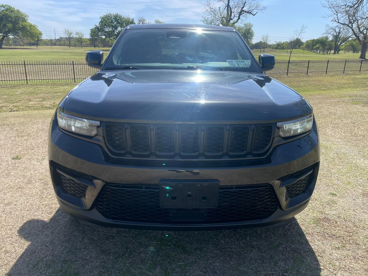 Jeep Grand Cherokee Laredo 4WD 2023