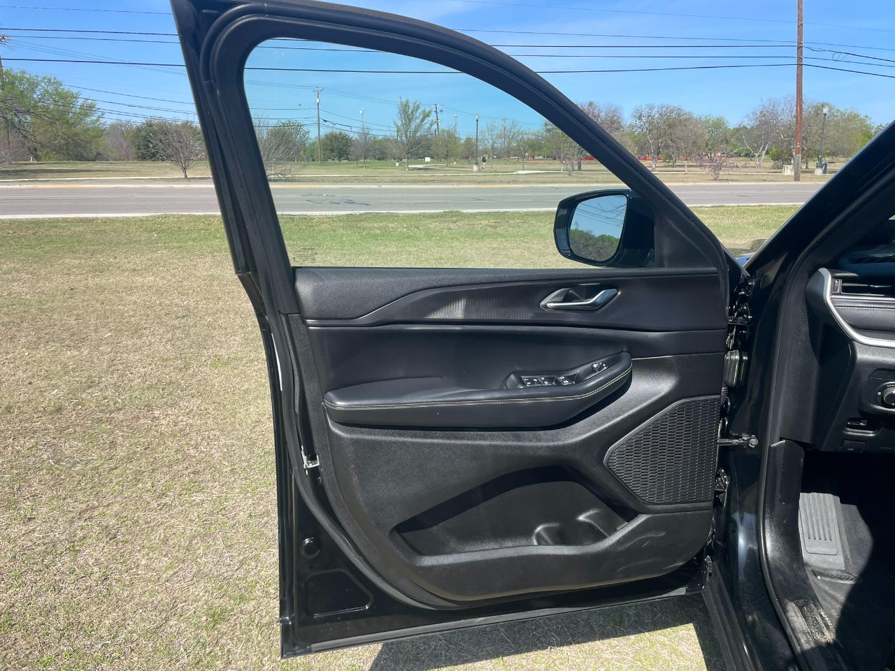 Jeep Grand Cherokee Laredo 4WD 2023