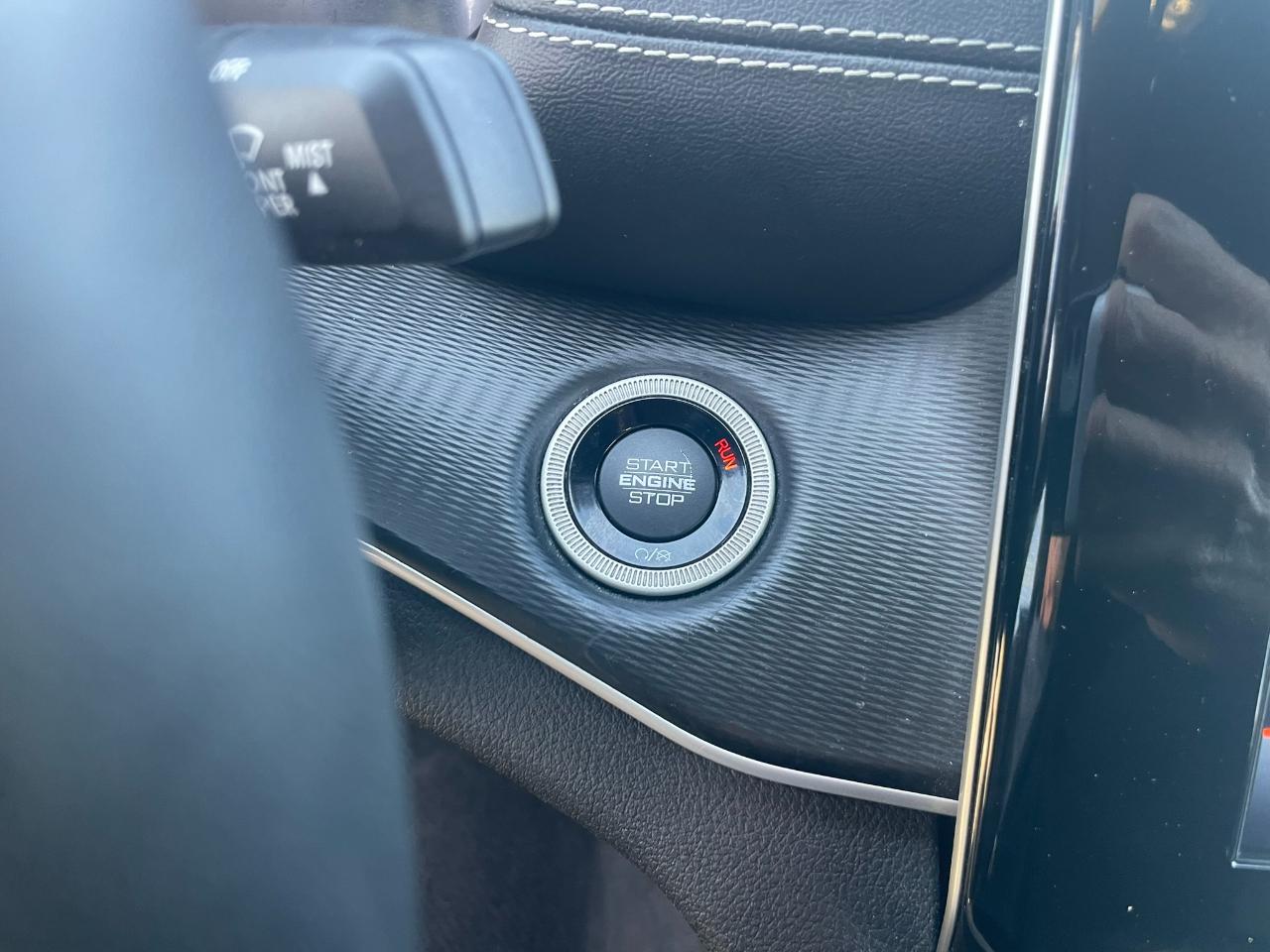 Jeep Grand Cherokee Laredo 4WD 2023