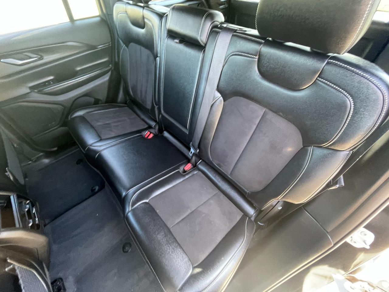 Jeep Grand Cherokee Laredo 4WD 2023