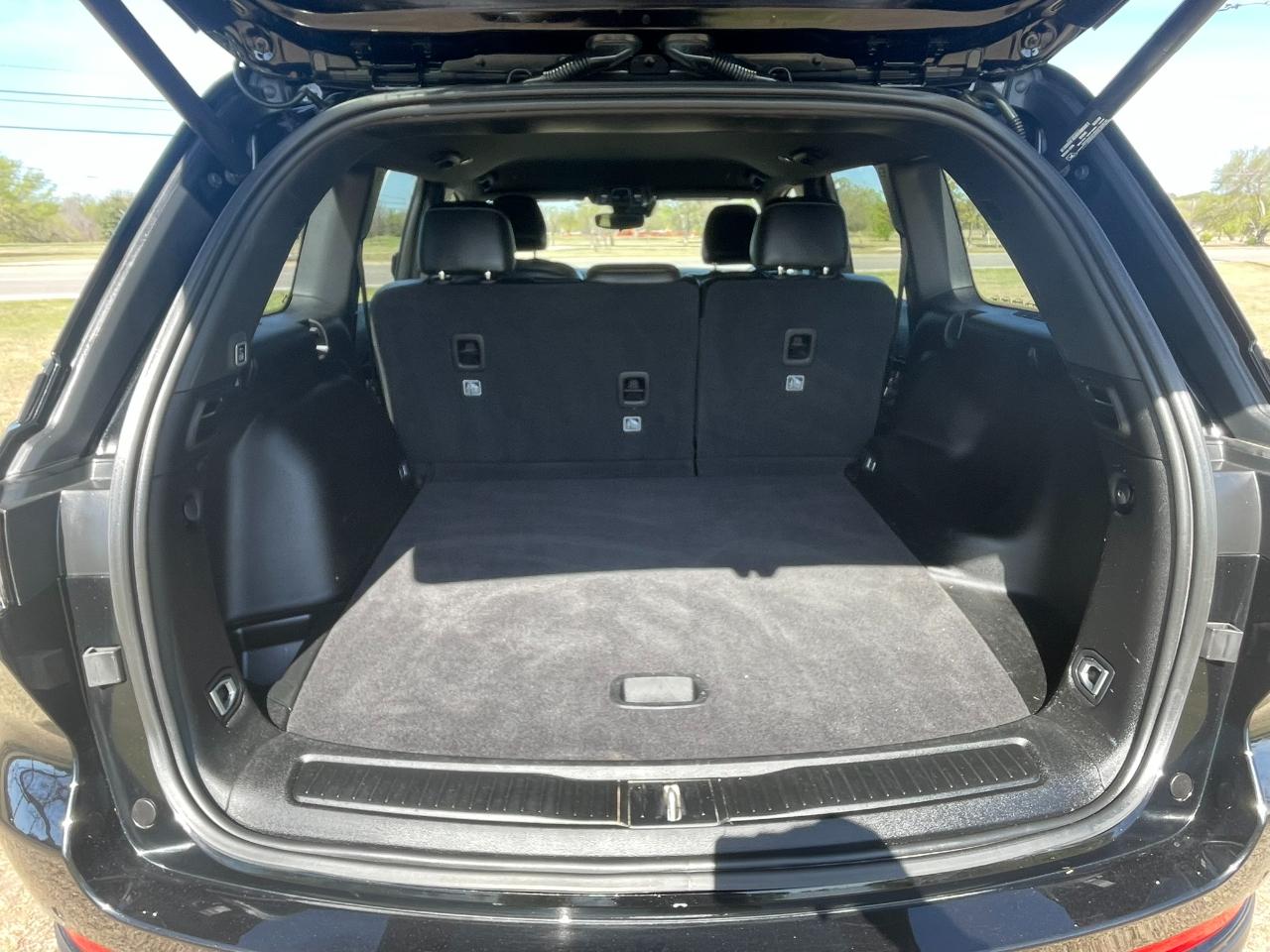 Jeep Grand Cherokee Laredo 4WD 2023