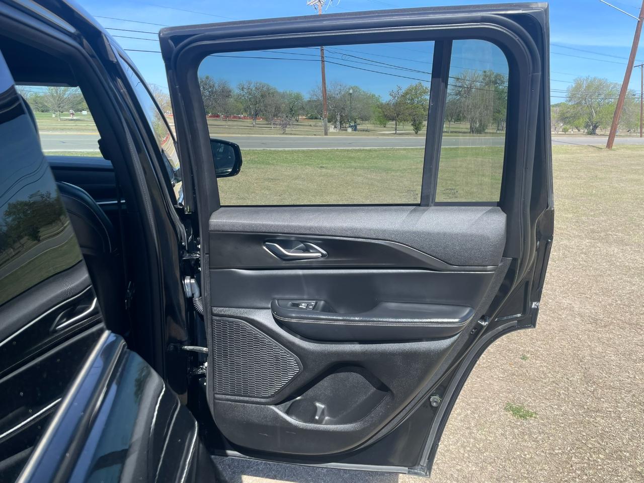 Jeep Grand Cherokee Laredo 4WD 2023