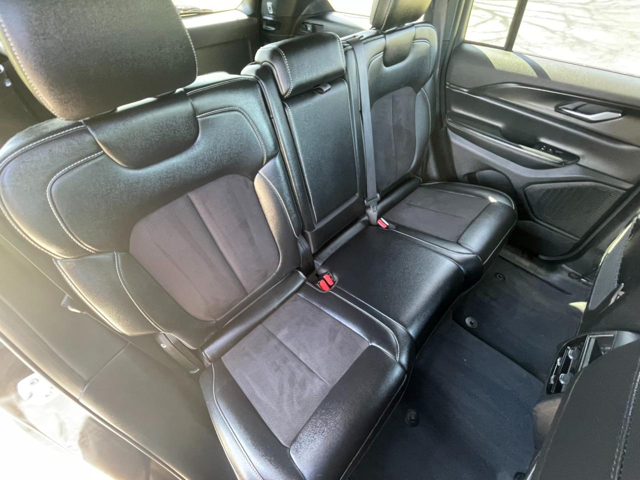 Jeep Grand Cherokee Laredo 4WD 2023