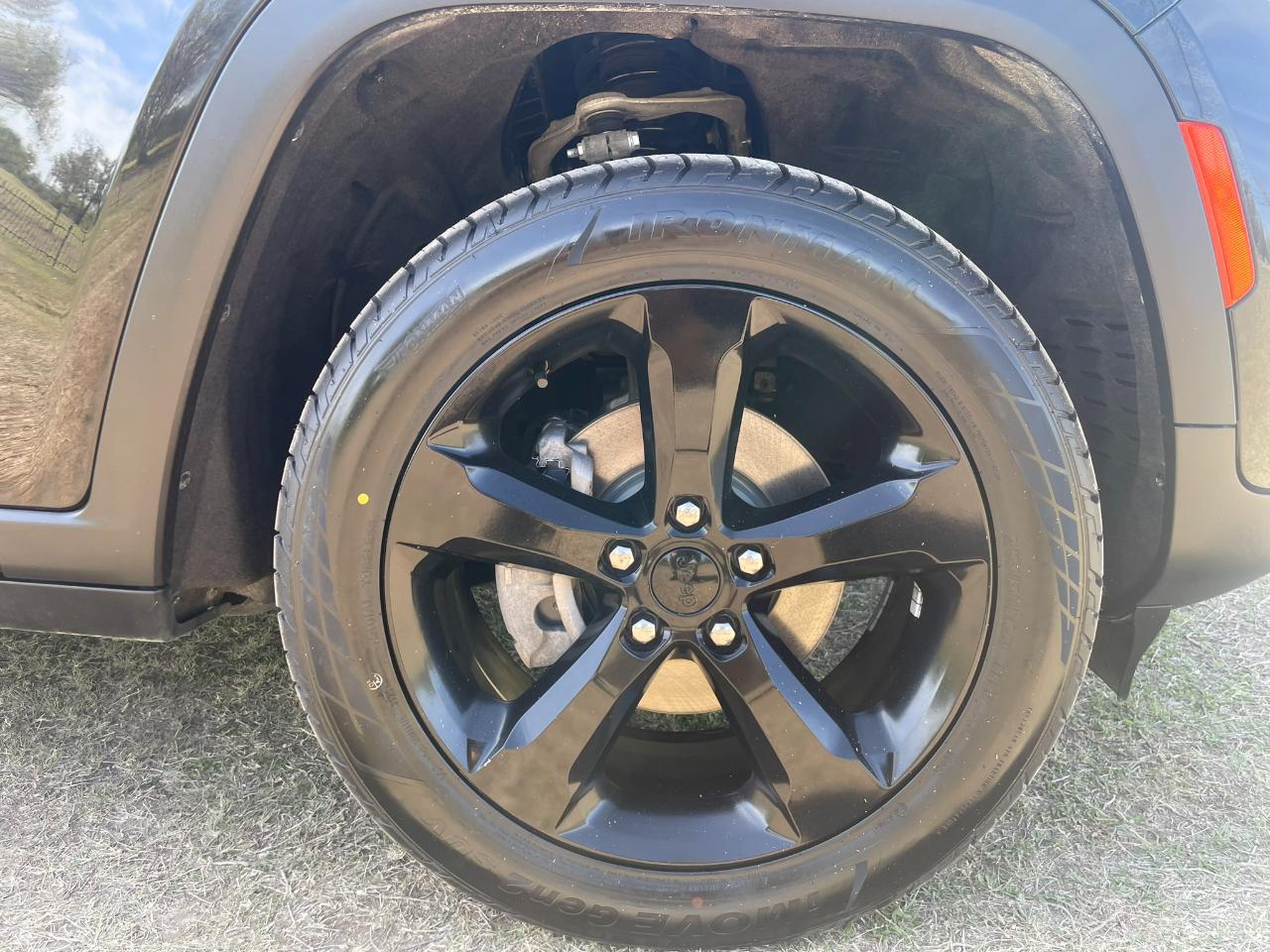 Jeep Grand Cherokee Laredo 4WD 2023