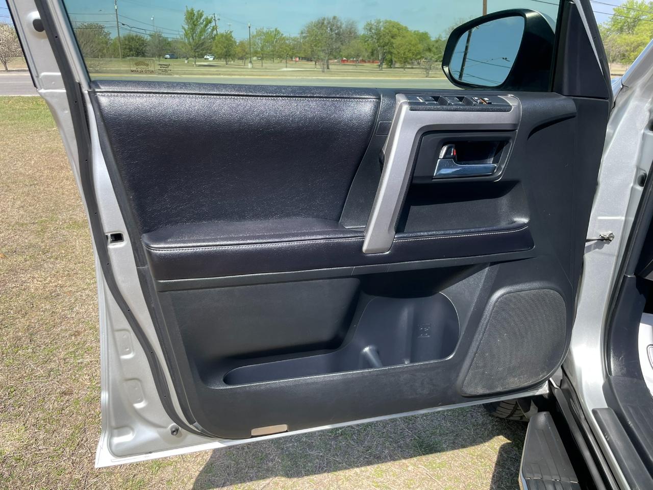 Toyota 4Runner SR5 2WD 2016