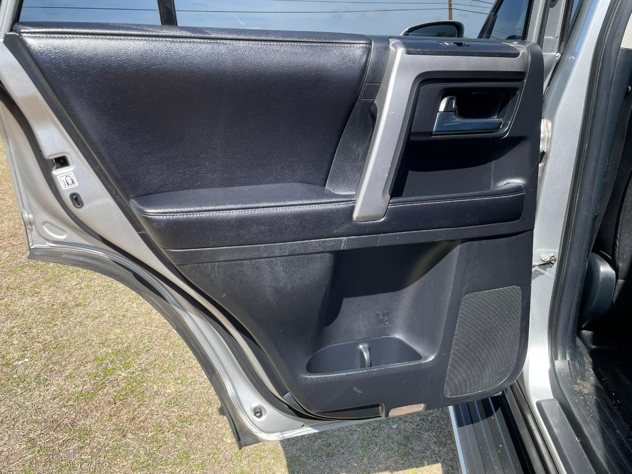 Toyota 4Runner SR5 2WD 2016