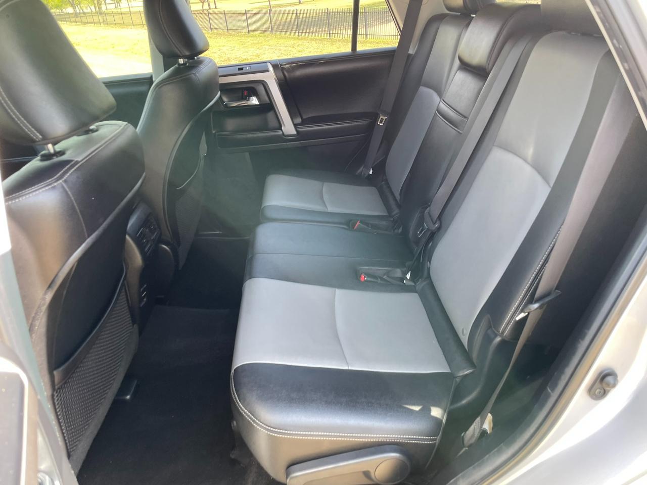 Toyota 4Runner SR5 2WD 2016