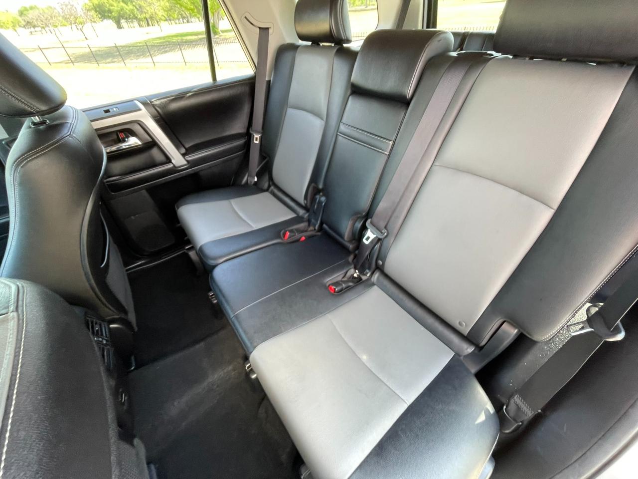 Toyota 4Runner SR5 2WD 2016