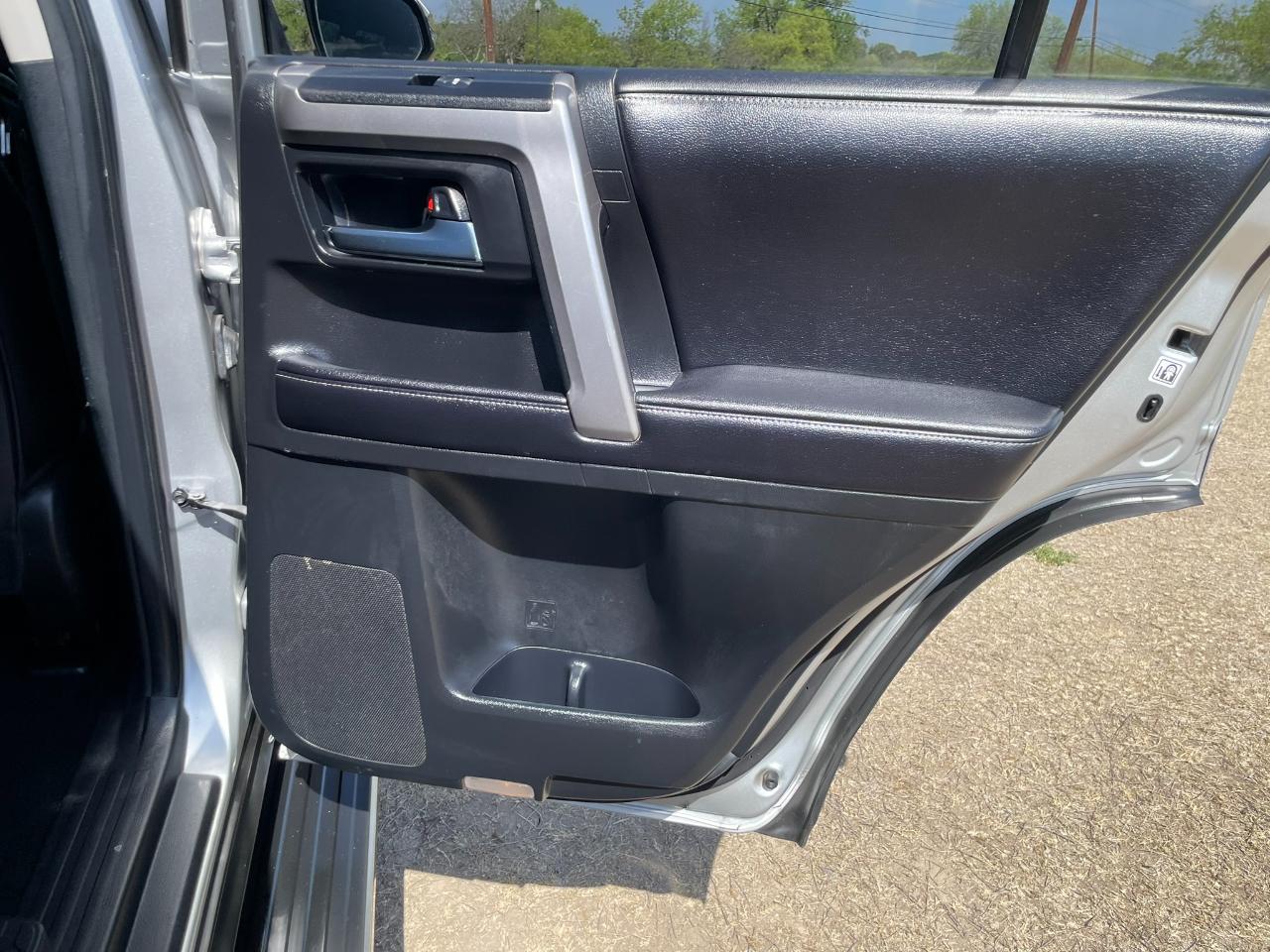 Toyota 4Runner SR5 2WD 2016