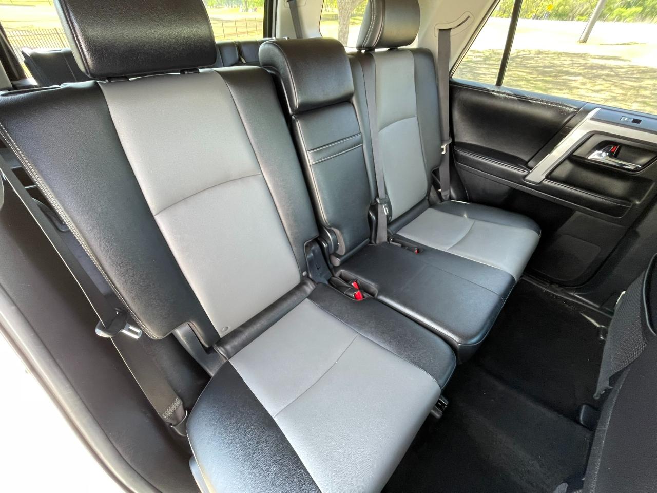 Toyota 4Runner SR5 2WD 2016