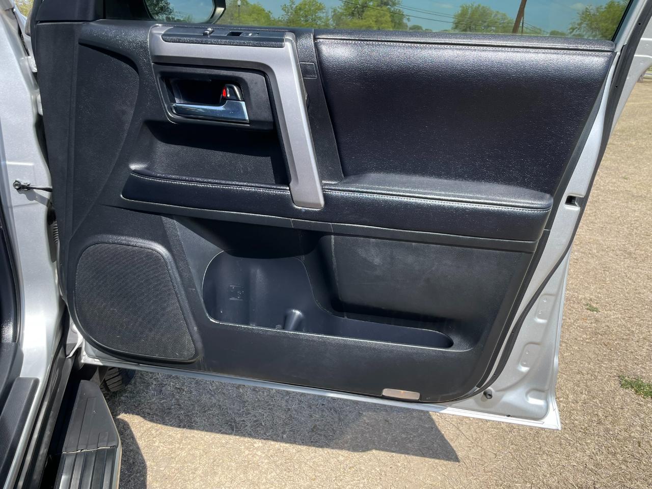 Toyota 4Runner SR5 2WD 2016