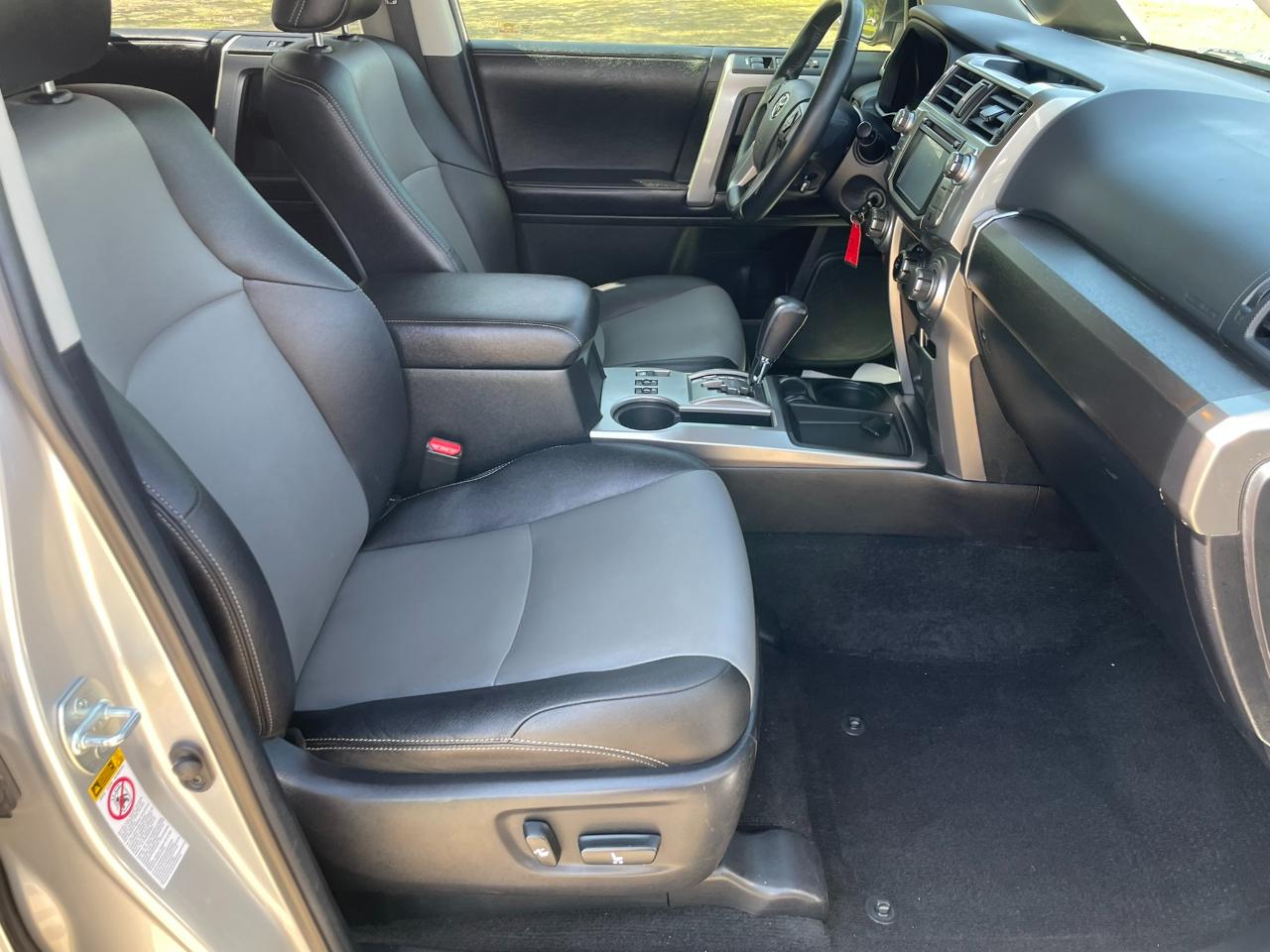 Toyota 4Runner SR5 2WD 2016