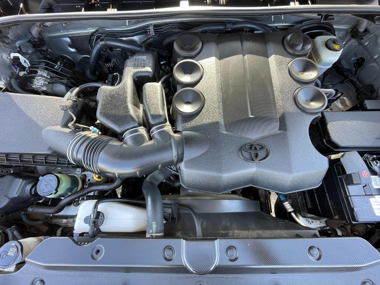 Toyota 4Runner SR5 2WD 2016