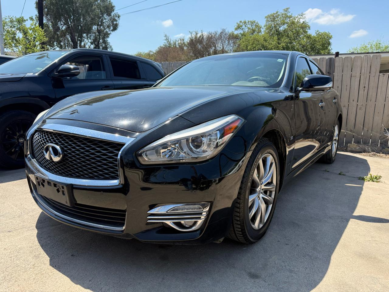 Infiniti Q70 37 2015