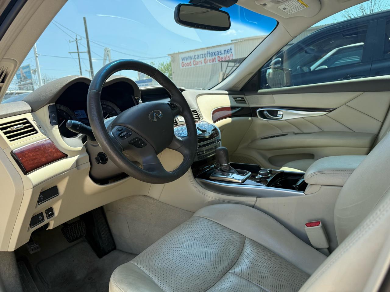 Infiniti Q70 37 2015