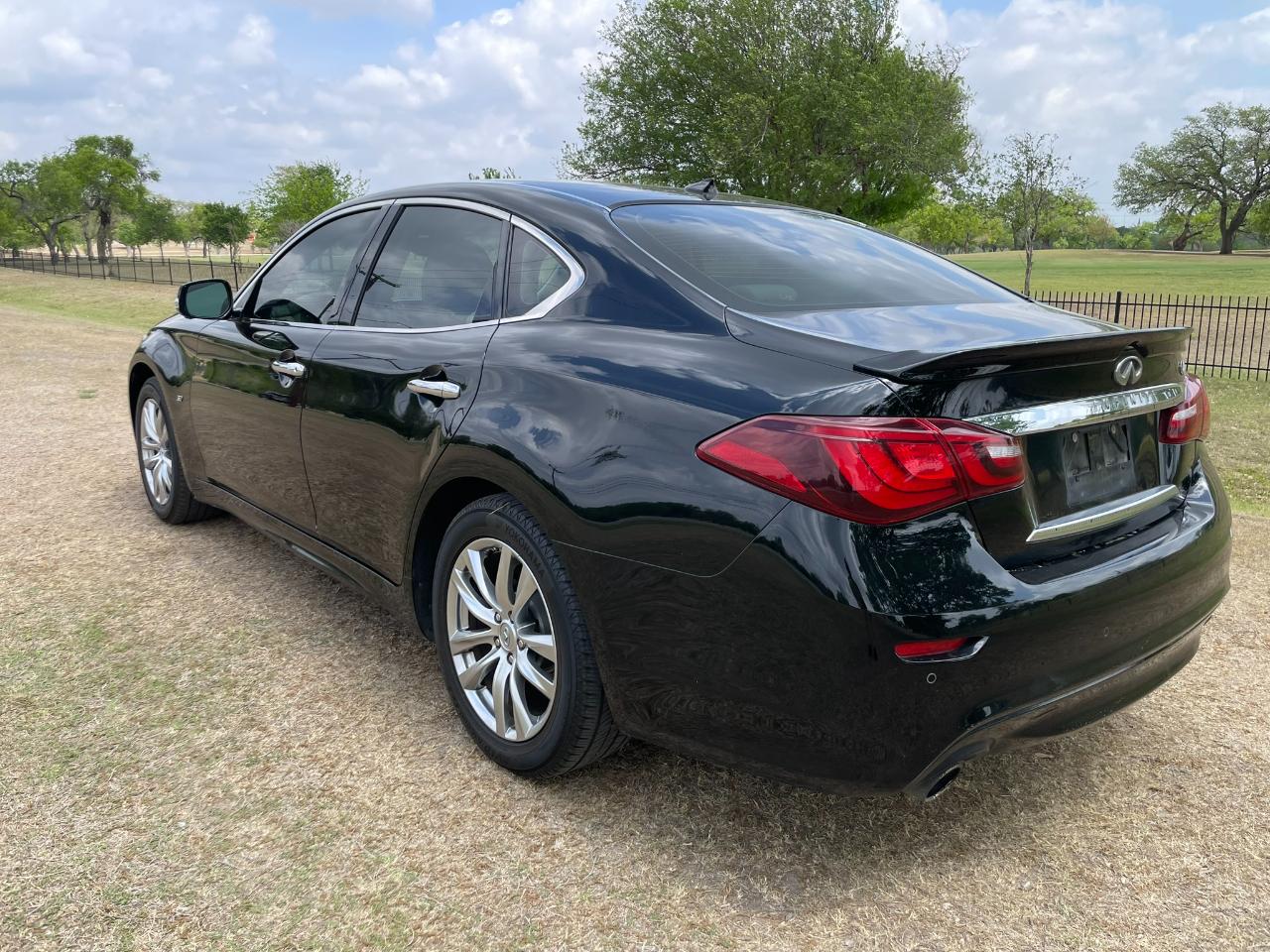 Infiniti Q70 37 2015