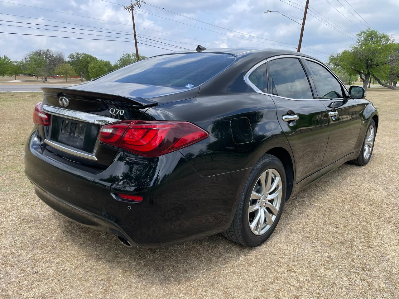 Infiniti Q70 37 2015