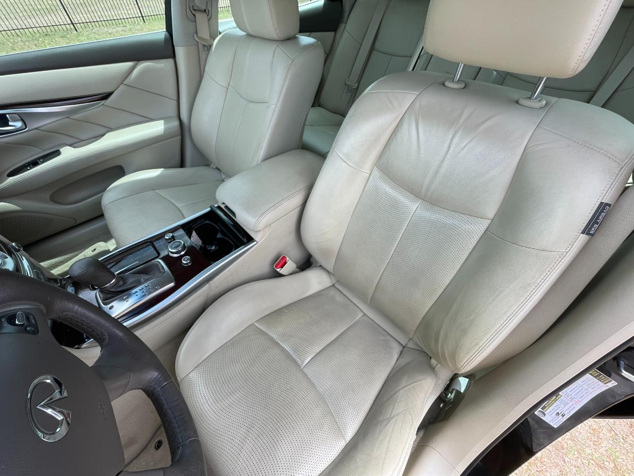 Infiniti Q70 37 2015