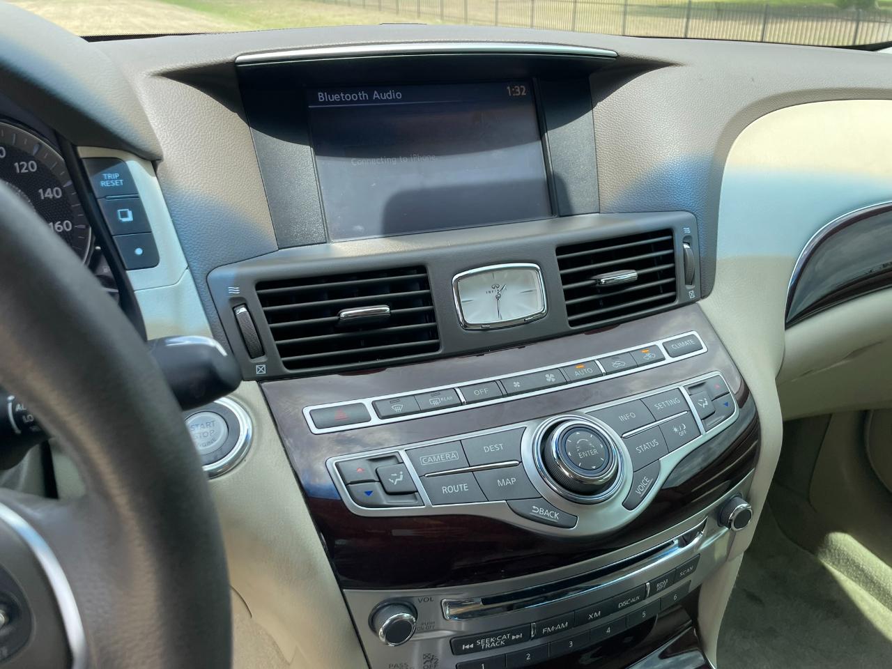 Infiniti Q70 37 2015