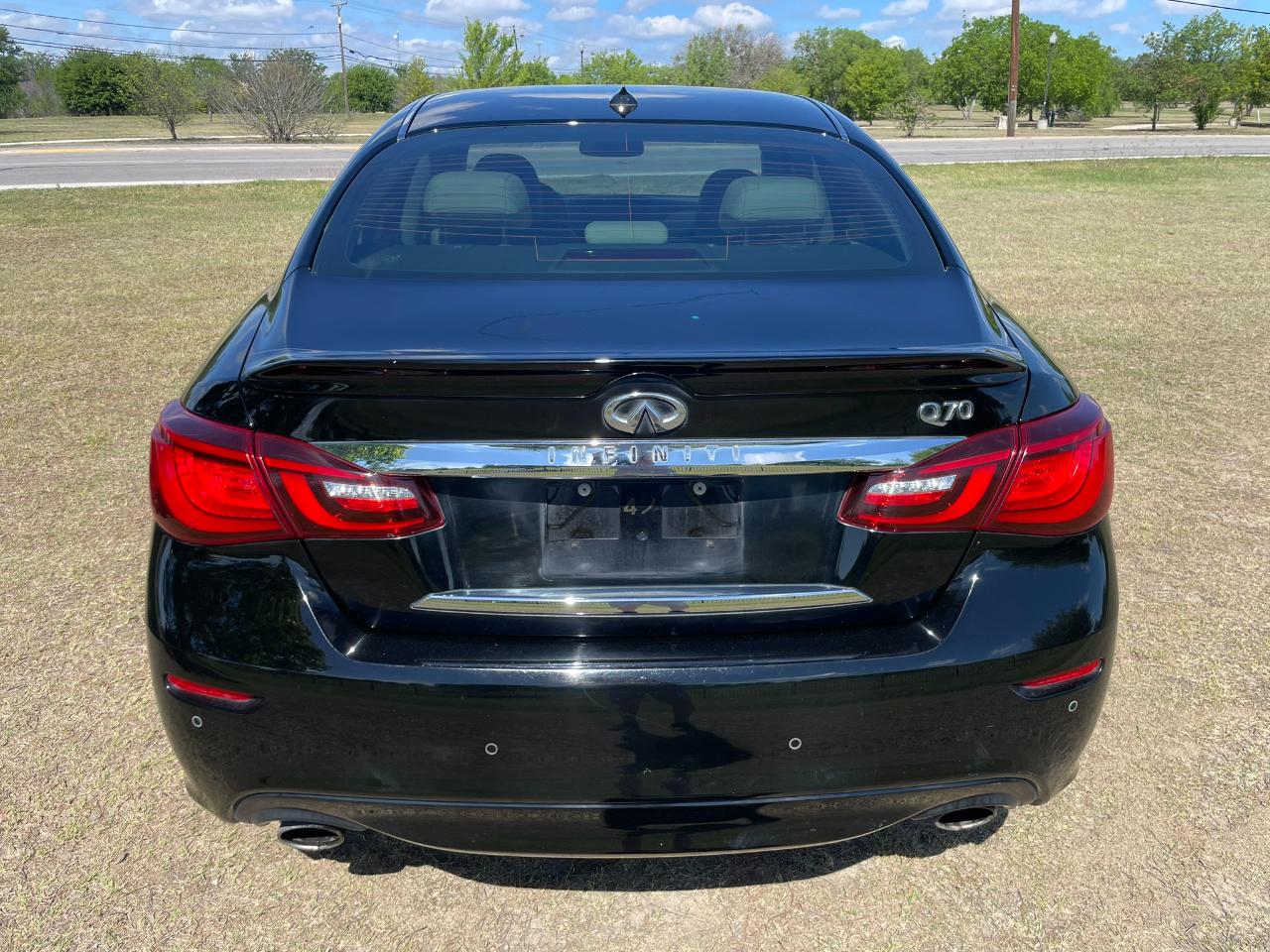 Infiniti Q70 37 2015