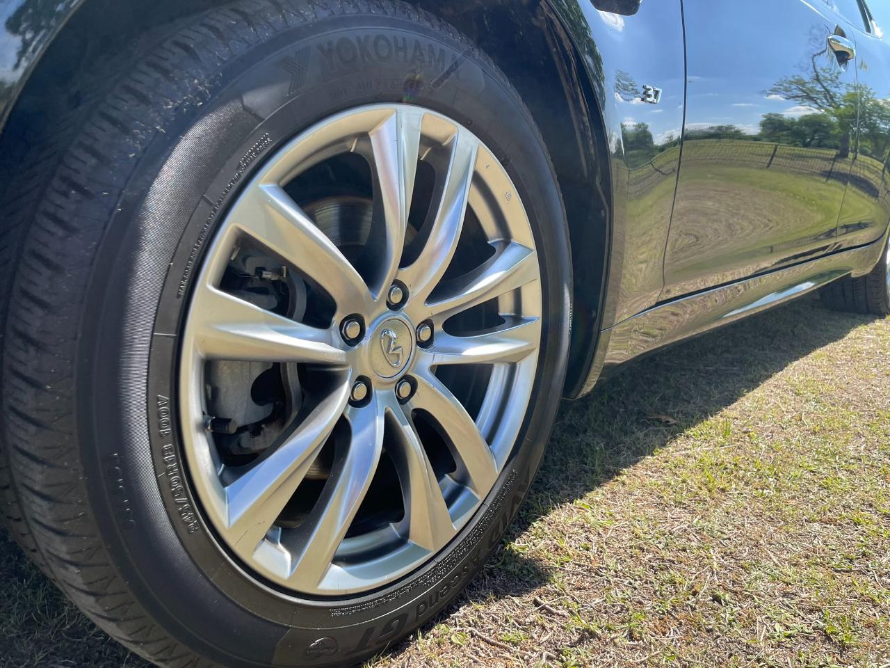 Infiniti Q70 37 2015