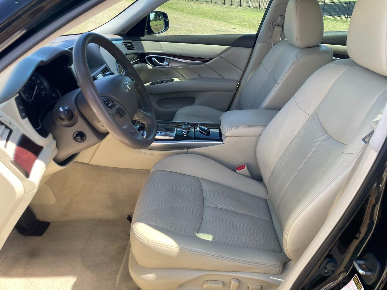 Infiniti Q70 37 2015