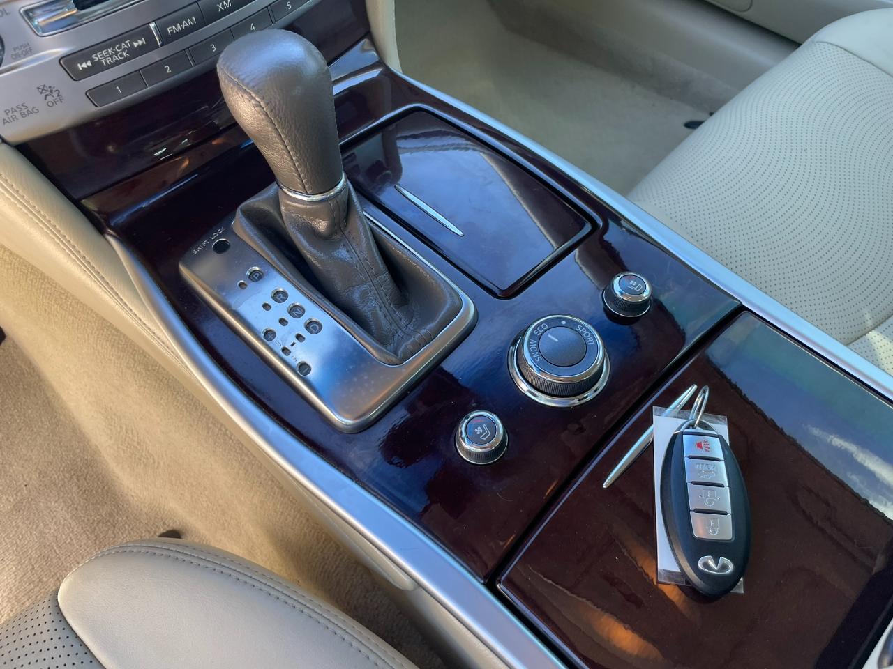 Infiniti Q70 37 2015