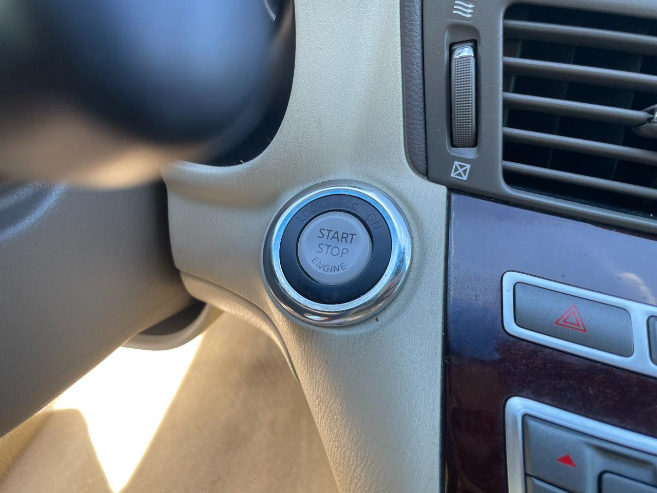 Infiniti Q70 37 2015