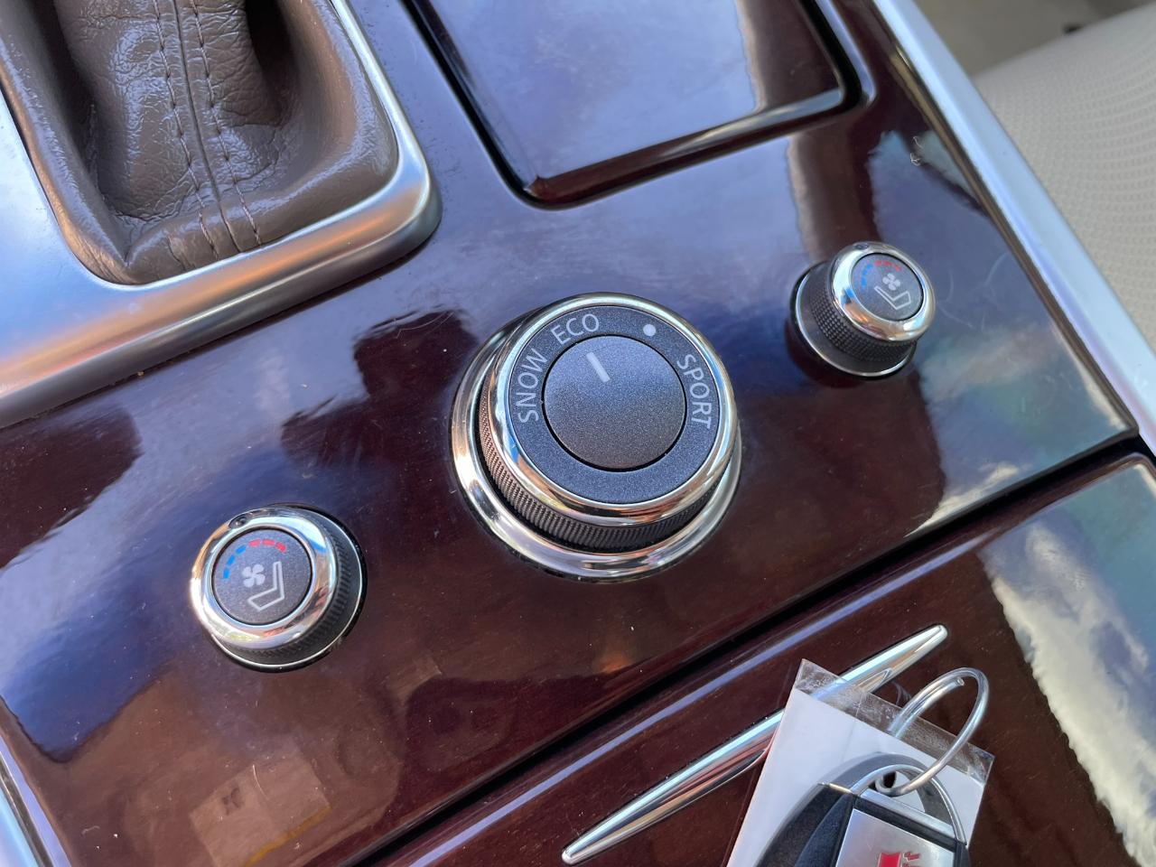 Infiniti Q70 37 2015