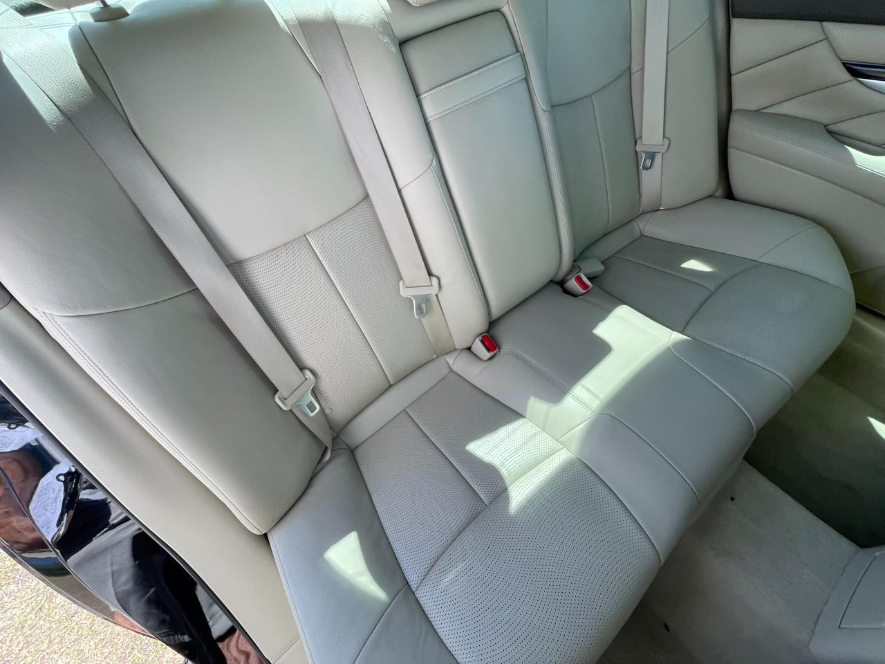 Infiniti Q70 37 2015