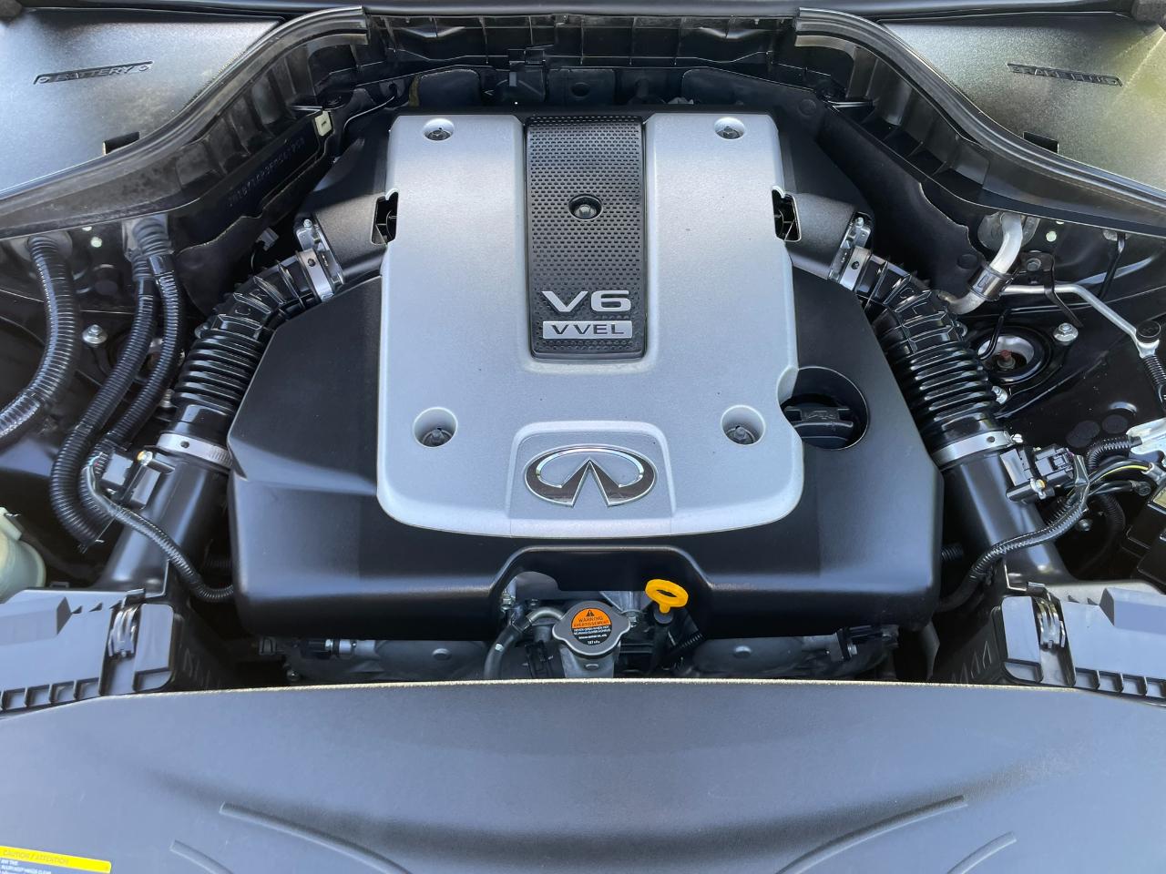 Infiniti Q70 37 2015