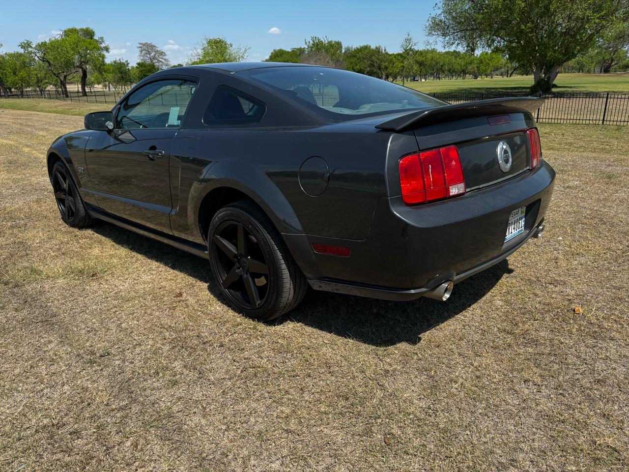 Ford Mustang GT Deluxe Coupe 2008