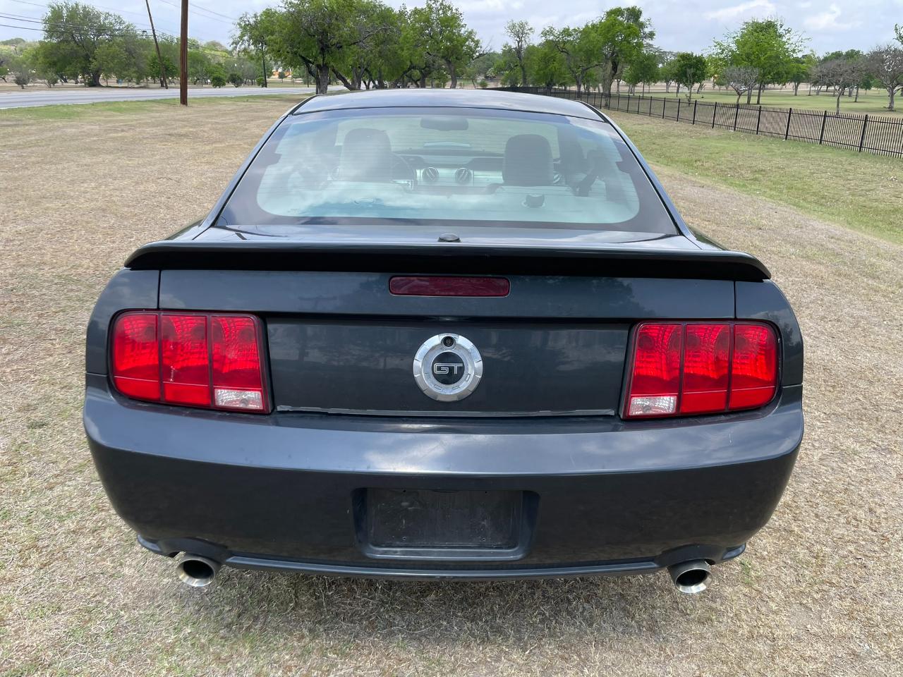 Ford Mustang GT Deluxe Coupe 2008